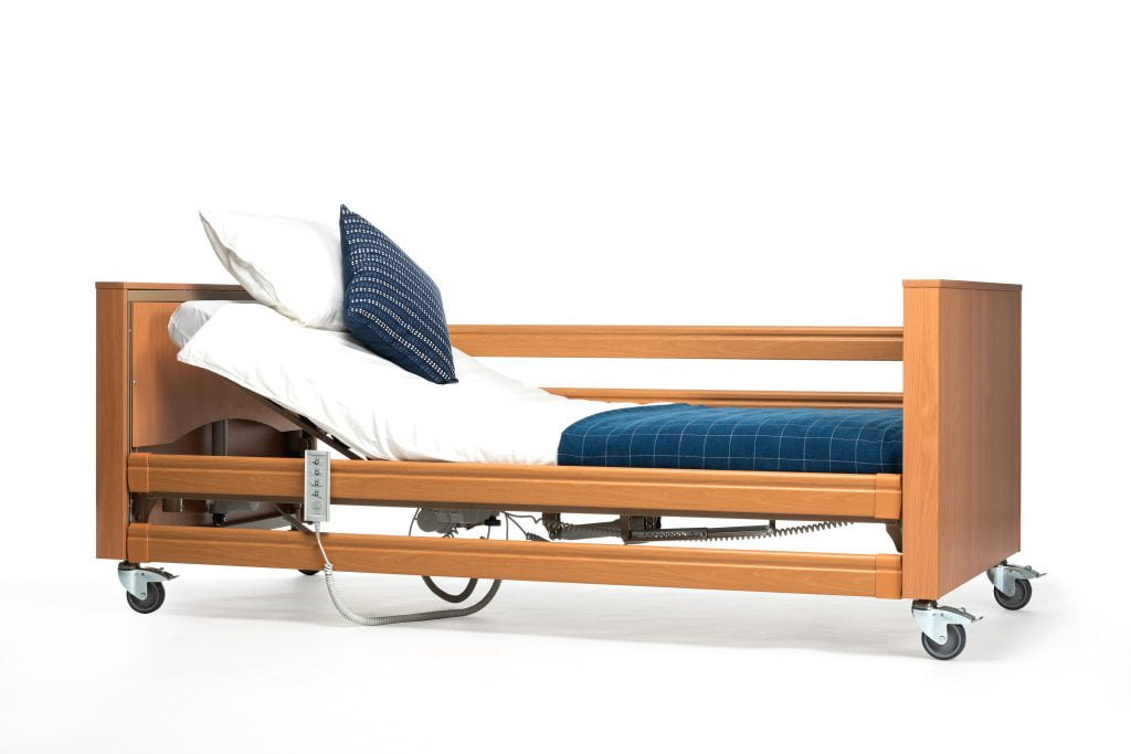 Hoog-laag bed van Vermeiren de Club in de kleur beuken.