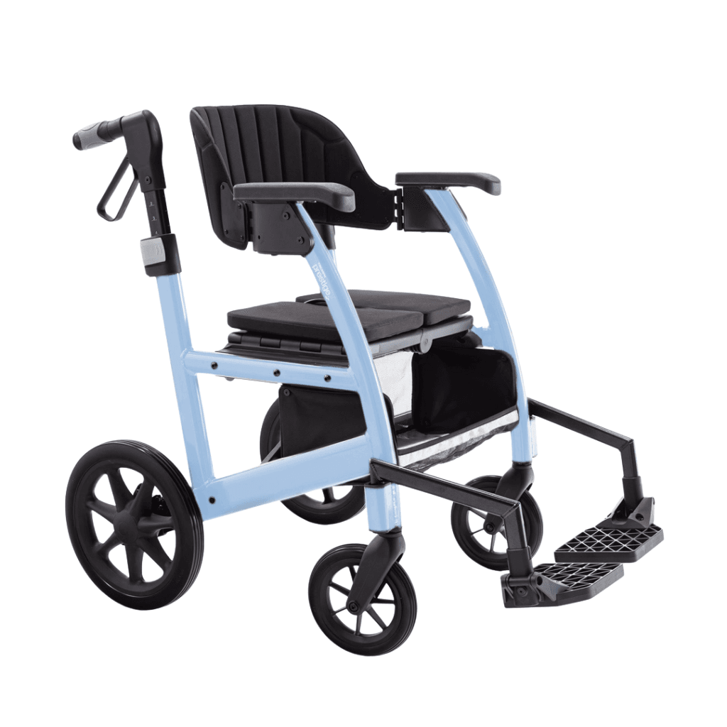 Blauwe Triumph Prestige rolstoel en rollator in één met armleuningen, voetensteunen en opbergvak, zijaanzicht op witte achtergrond.