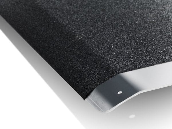 Mobiele aluminium rijplaat met zwarte, zeer stroeve antisliplaag en afgeschuinde rand